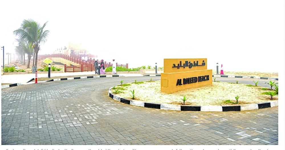 يشمل المشروع ممشى على مسافة 1200 متر وجسرا معلقا و8 كافيهات ومطاعم مطلة على البحر- العمانية
