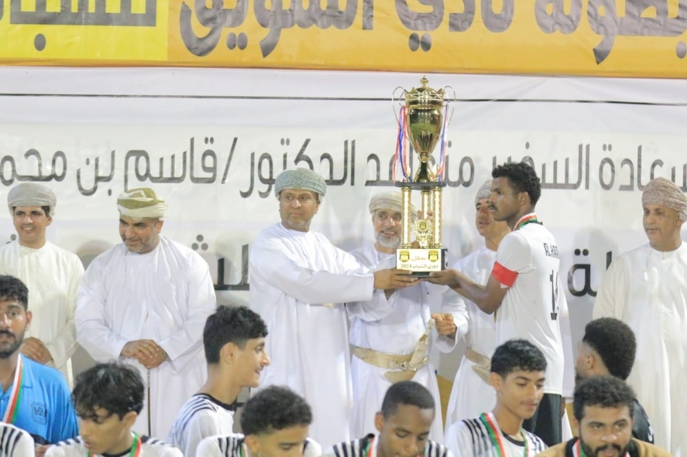 تتويج فريق الحرف بلقب الدوري