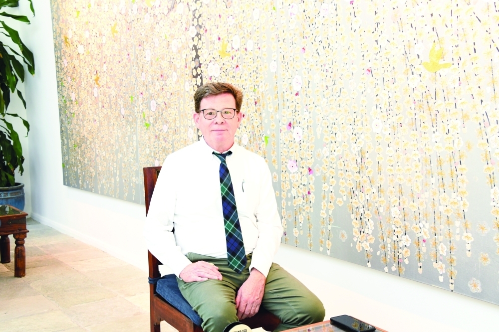 كلايف جريسي: أكثر ما أثار انتباهي في عُمان الاحترام والتسامح الذي يظهره العمانيون لي ولغيري من الأجانب

