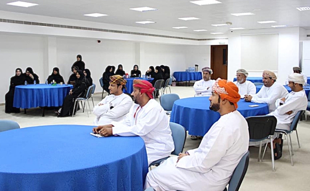 دورات تدريبية وتثقيفية للمقبلين على الزواج لتحقيق السعادة الأسرية وتخفيف ظاهرة الطلاق 