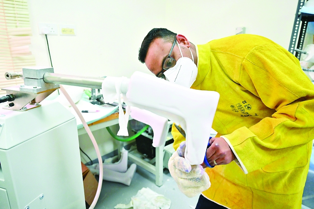 عملية دقيقة لتصنيع الاطراف