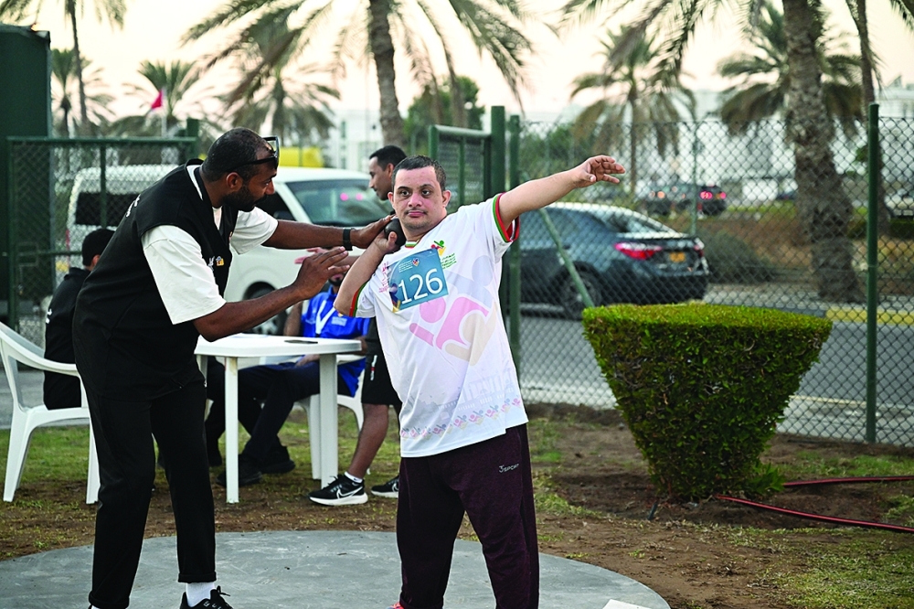 تدريب المشاركين على ألعاب القوى