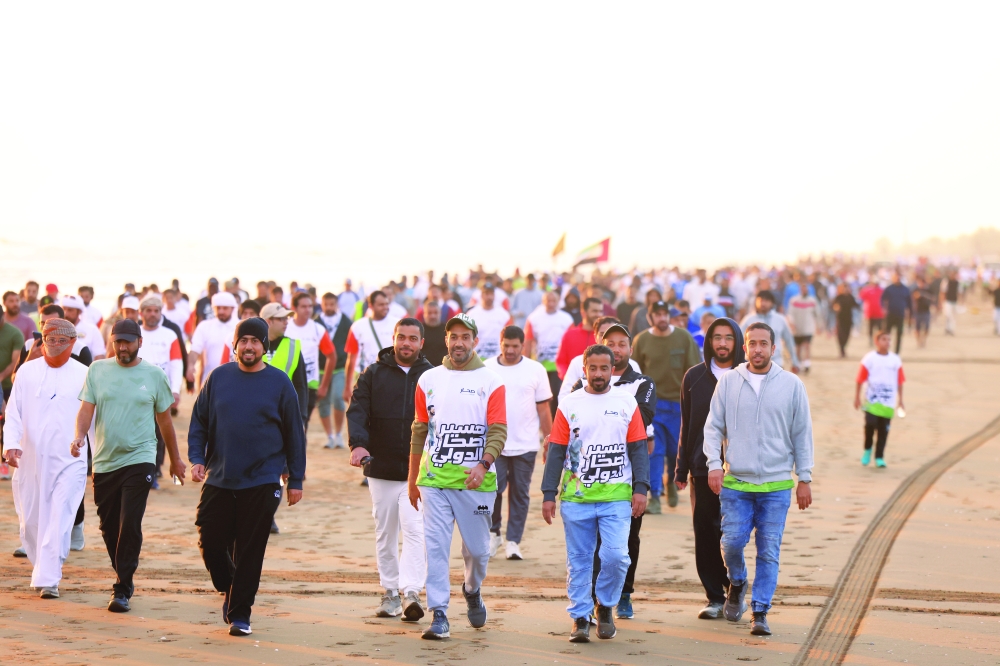 مشاركة واسعة في المسير الدولي        تصوير: أحمد البريكي